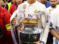 28圈娱乐-包含C罗回归赛场，挺进下一轮首场状态亮眼，FPX观众沸腾！的词条